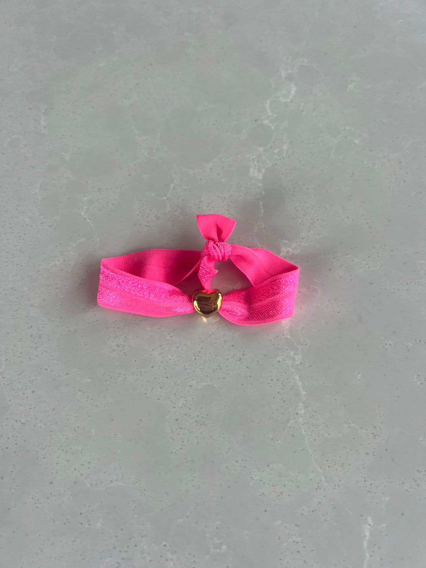 Elastic gold heart bracelet, neon pink
