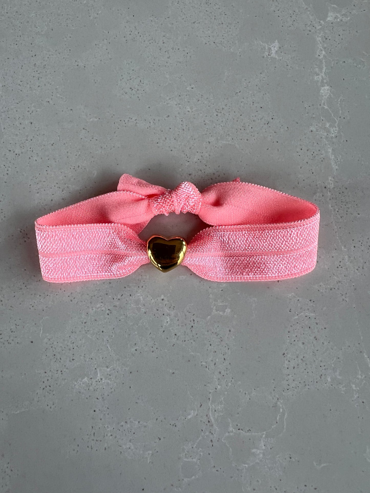 Elastic gold heart bracelet, light pink