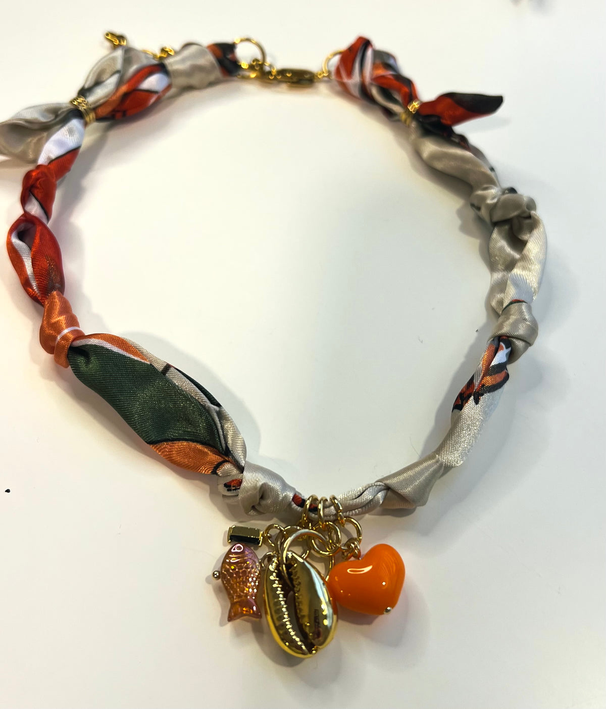 Scarf necklace, expandable ( back closure) #134