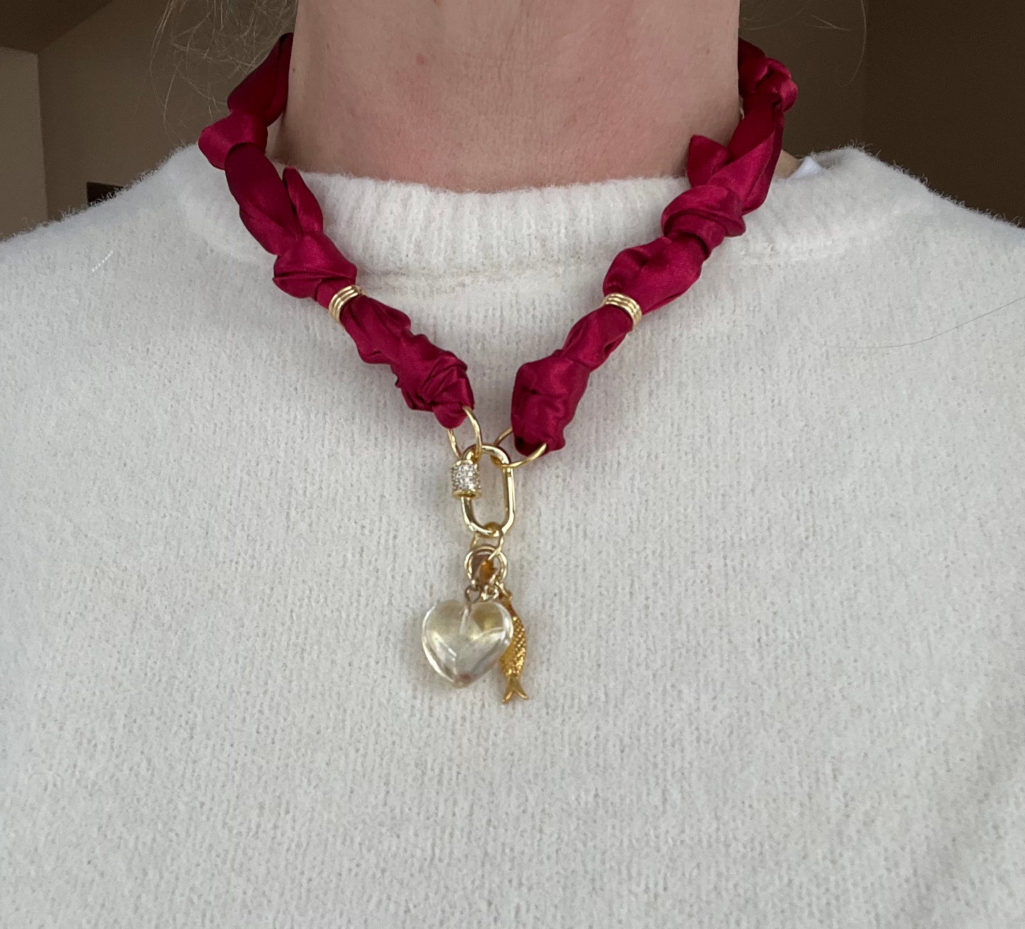 Scarf necklace with sparkling oval closure #47