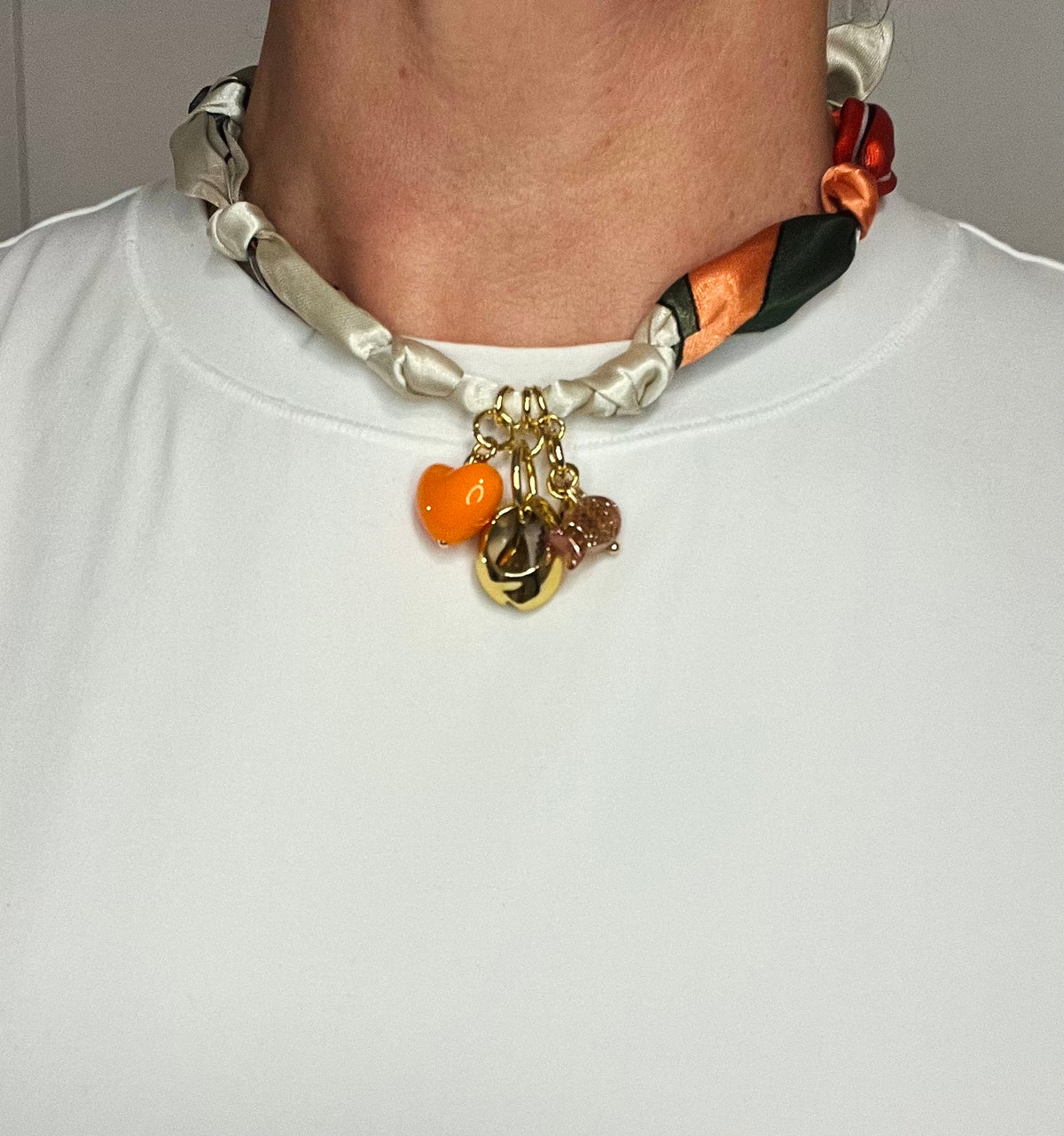 Scarf necklace, expandable ( back closure) #134