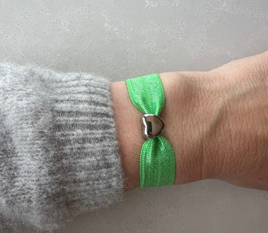 Elastic silver heart bracelet green