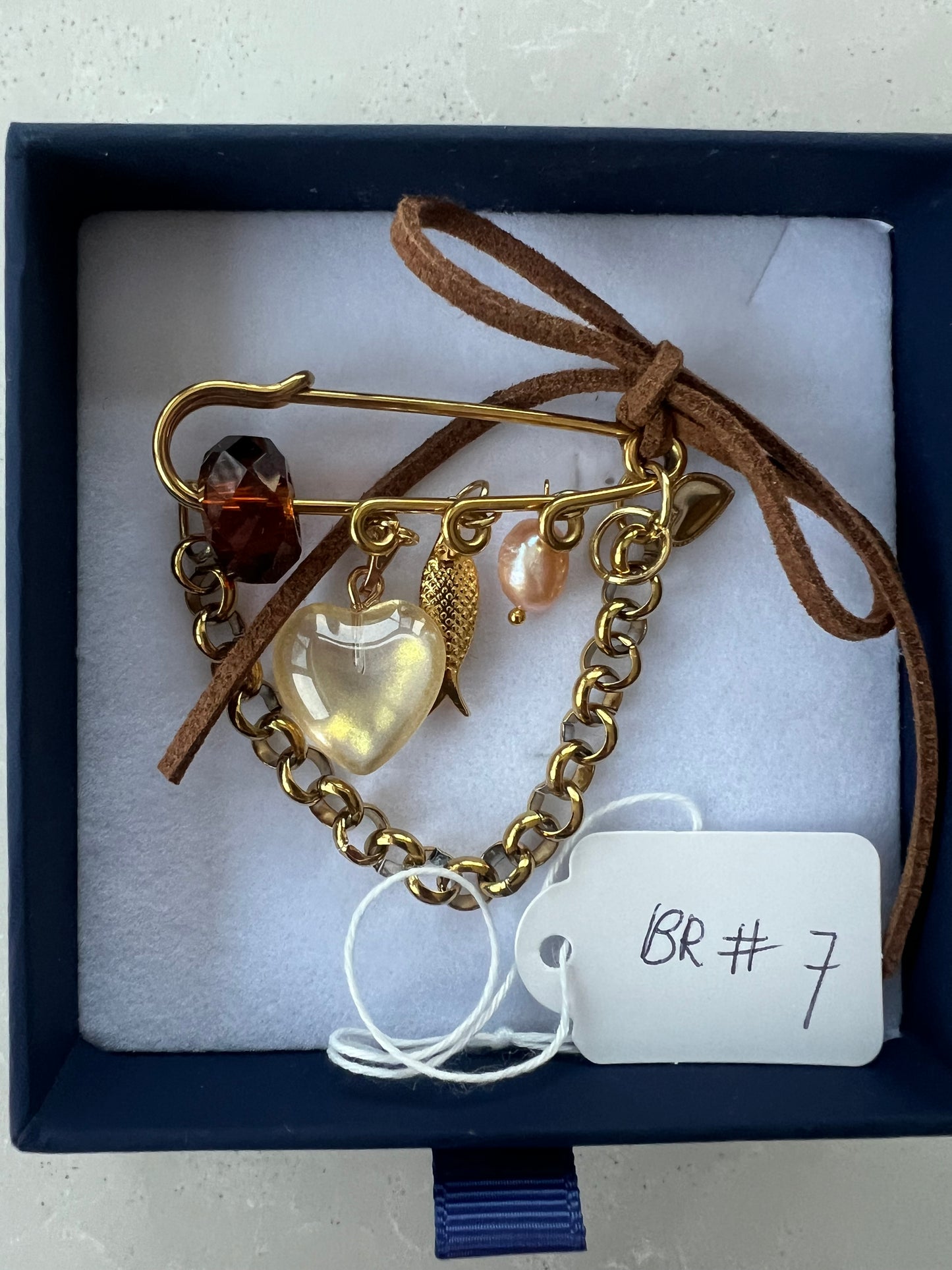 Pin Brooch/ sneakercharm #7