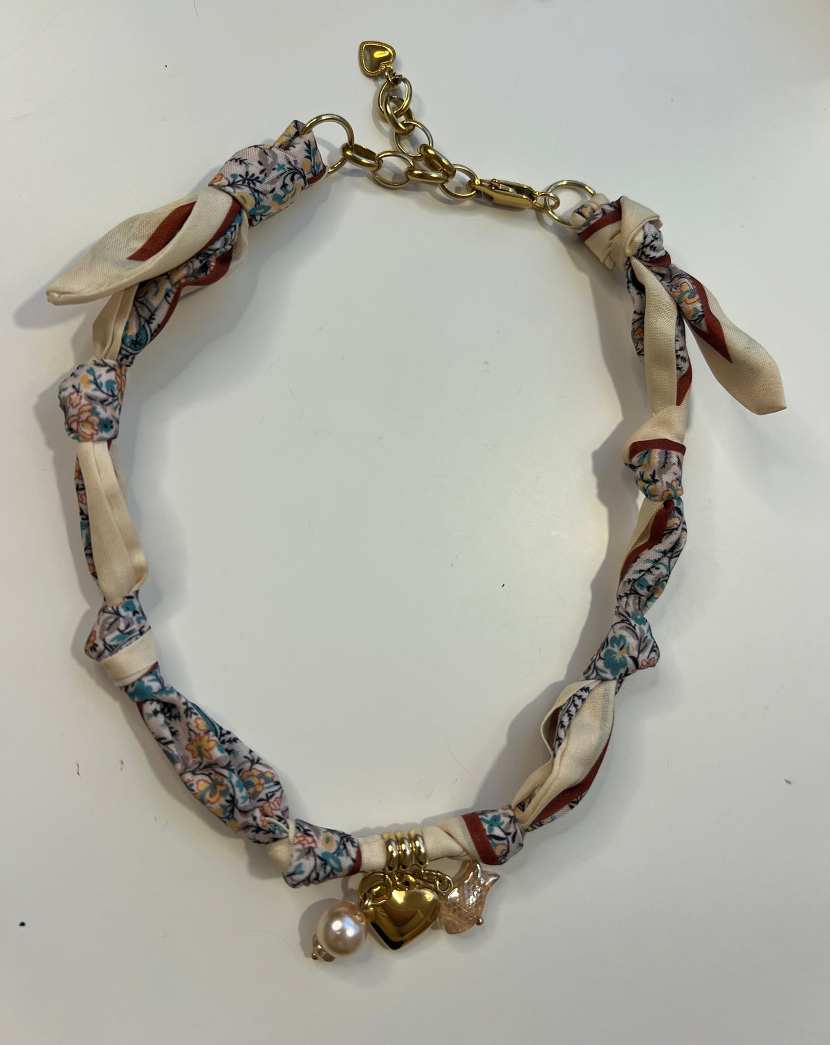 Scarf necklace, expandable ( back closure) #136