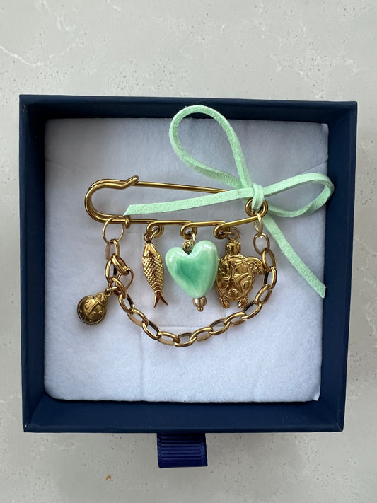 Pin Brooch/ sneaker charm #17