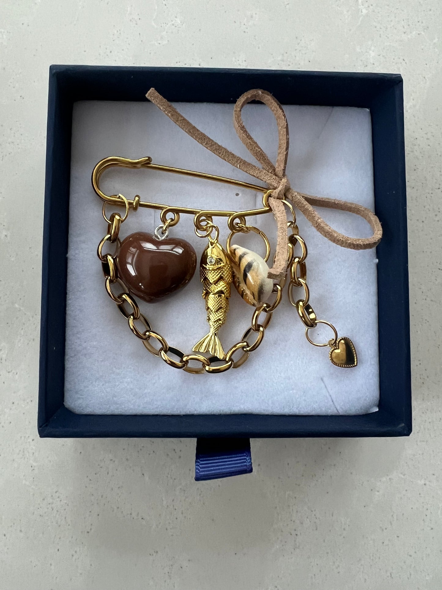 Pin Brooch/ sneaker charm #15
